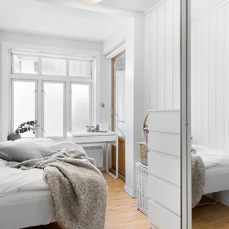 Big & Cozy 4 Bedroom In Center